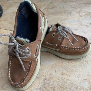 Boys sperry